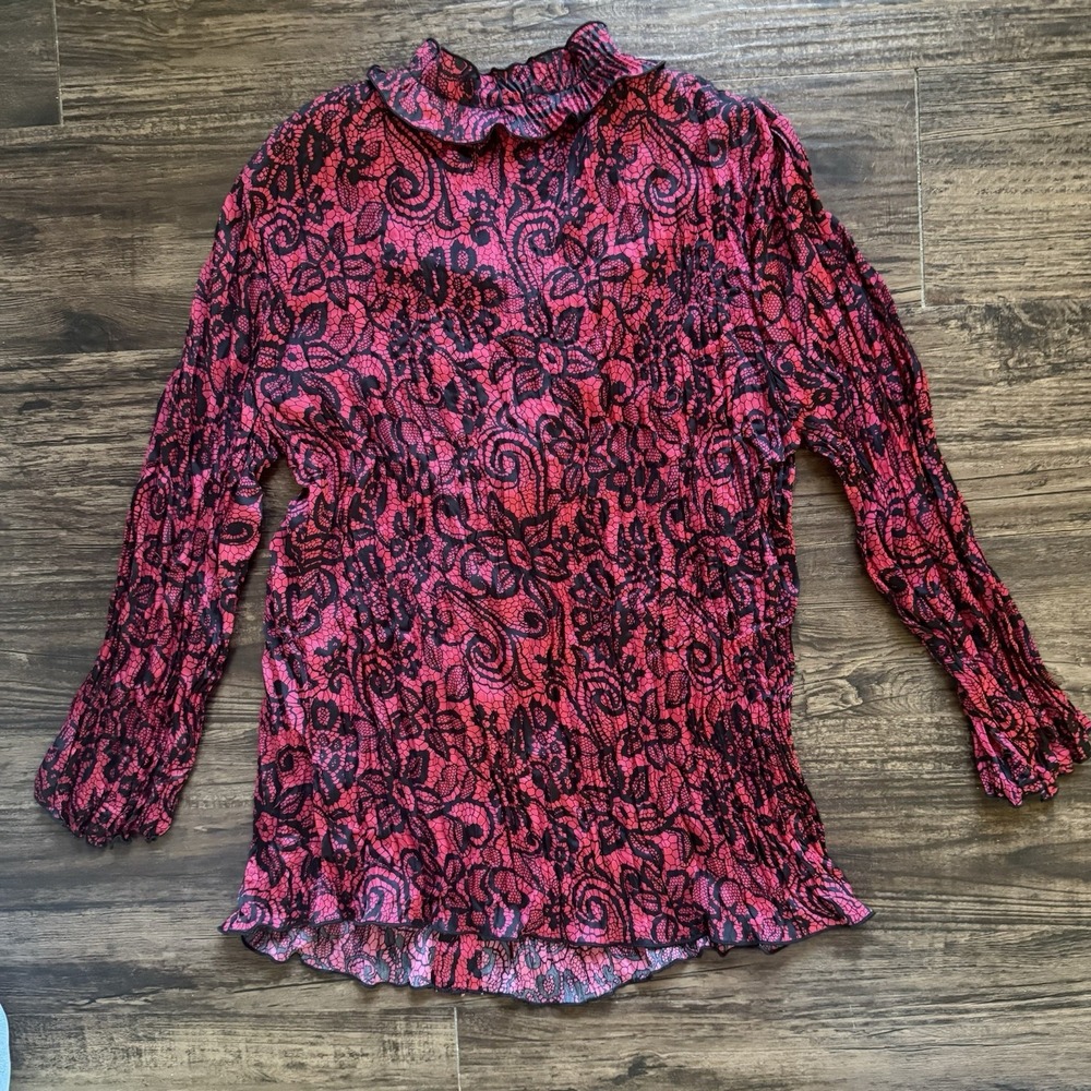 Signature Larry Levine Y2K Plisse Pleated Ruffle Blouse Small Pink Black Print - Picture 2 of 4
